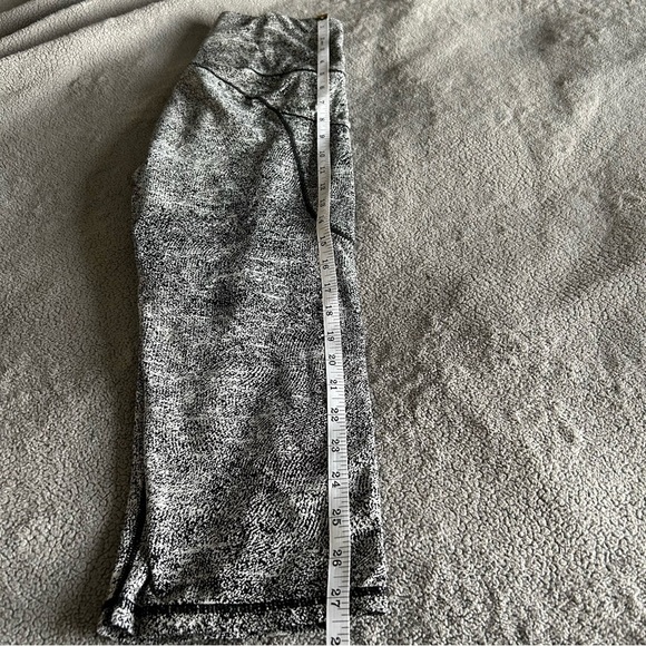 Bundle of Gray and Black Activewear, Gym, Running Leggings Set with Pockets - Picture 13 of 13